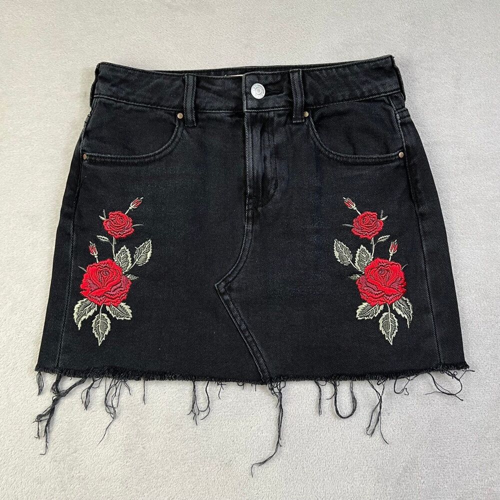 PacSun Womens 23 Black Denim Mini Skirt Red Rose Embroidered Raw Hem
